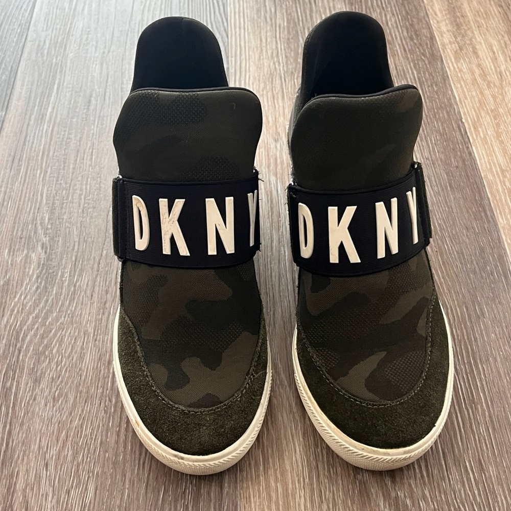 DKNY Camouflage Wedge Sneaker Size 7